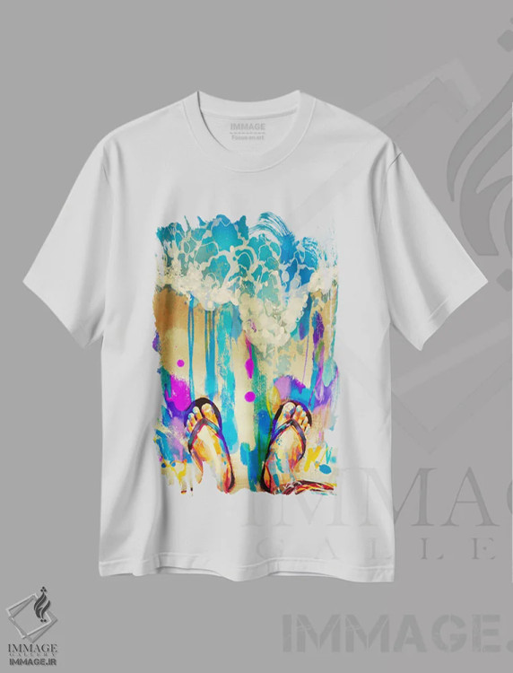 تیشرت سفید طرح دار در ساحل رنگارنگ، دکور ساحلی اثر گرندفیلر | immage.ir
