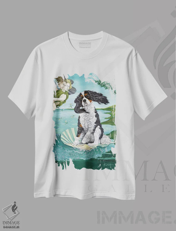 تیشرت سفید طرح دار تولد کاوالیر کینگ چارلز دوم، هنر فاخر معاصر اثر گرچن کیش سرانو | فروشگاه ایماژ