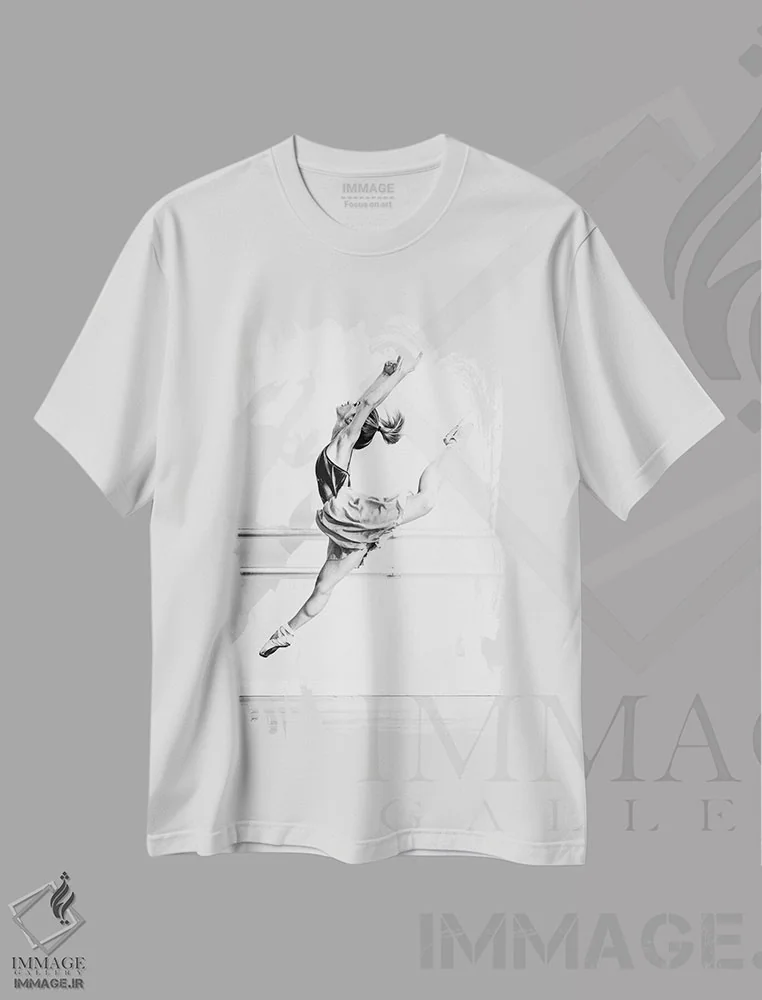 تیشرت سفید طرح دار رقاصه، عکاسی سیاه و سفید اثر گلاوکو منهالی | فروشگاه ایماژ