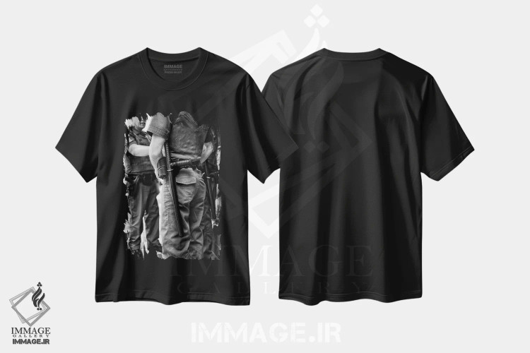 تیشرت مشکی طرح دار عکاسی خیابانی ۷۱، عکاسی سیاه و سفید اثر گلاوکو منهالی | immage.ir