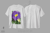 تیشرت سفید طرح دار گل بنفش و زرد، مدیوم اثر گلاوکو منهالی | فروشگاه ایماژ