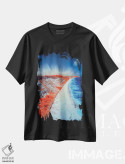 تیشرت مشکی طرح دار ساحل عمودی ساحلی، عکاسی با رنگ های درخشان اثر گلاوکو منهالی | فروشگاه ایماژ