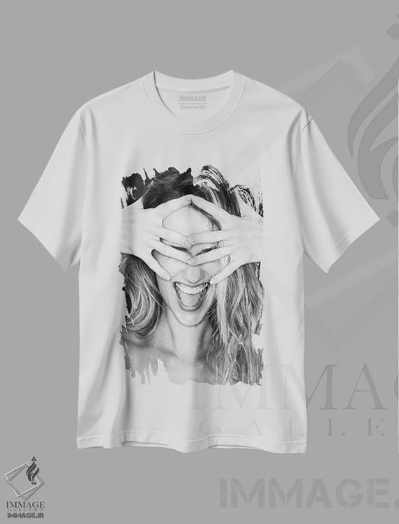 تیشرت سفید طرح دار پیش بینی و اجرا، عکاسی سیاه و سفید اثر گلاوکو منهالی | فروشگاه ایماژ
