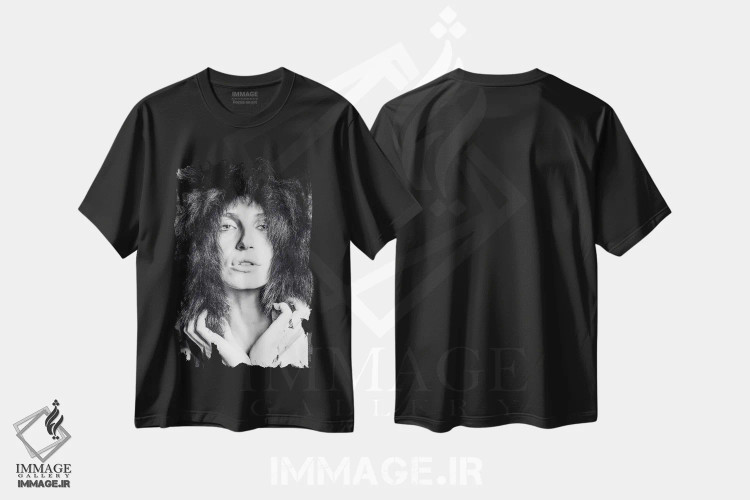 تیشرت مشکی طرح دار زن در مسکو، عکاسی سیاه و سفید اثر گلاوکو منهالی | فروشگاه ایماژ