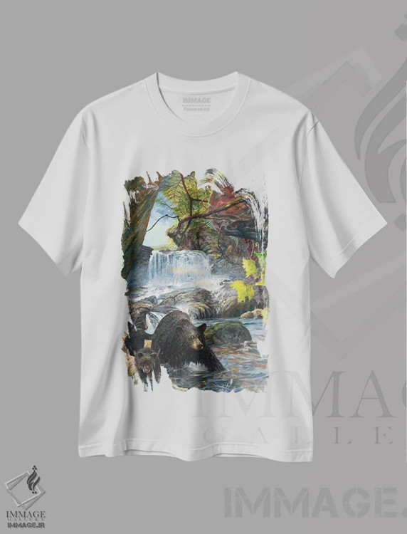 تیشرت سفید طرح دار شادابانه پیچیده، دکور کلبه و لژ اثر جف مووری | immage.ir
