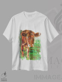تیشرت سفید طرح دار گاو قهوه ای، دکور روستایی اثر گوردون بروس | immage.ir