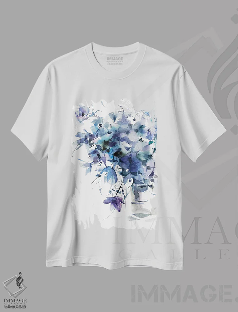 تیشرت سفید طرح دار آبی سنگ لوح، دکور معاصر اثر گوشیا گرگورچیک | immage.ir