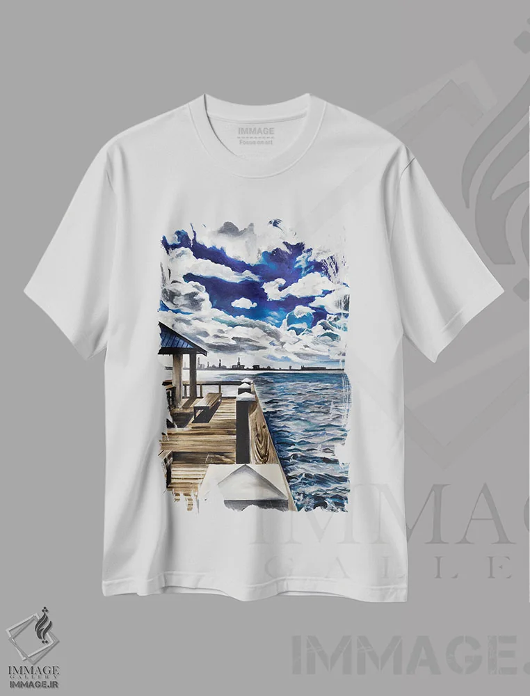تیشرت سفید طرح دار اسکلهٔ دریاچه، تزئینی اثر چلسیا گودریچ | immage.ir