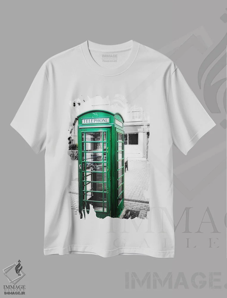 تیشرت سفید طرح دار غرفهٔ تلفن ایرلندی، کینسیل، شهرستان کورک، ایرلند اثر جورج اوزه | immage.ir
