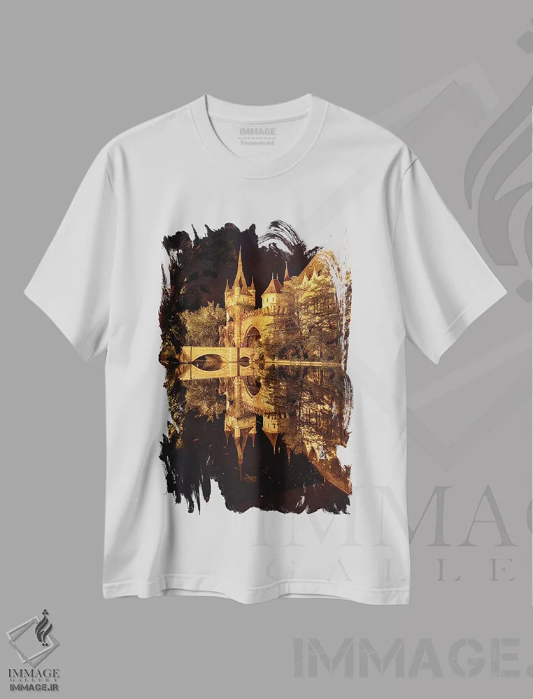 تیشرت سفید طرح دار انعکاس قلعه ای در دریاچه در شب، بوداپست، مجارستان، مدیوم اثر جورج اوزه | immage.ir
