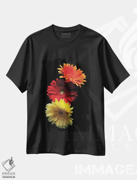 تیشرت مشکی طرح دار سه گل مروارید روشن در پس زمینهٔ سیاه، مدیوم اثر جورج اوزه | immage.ir