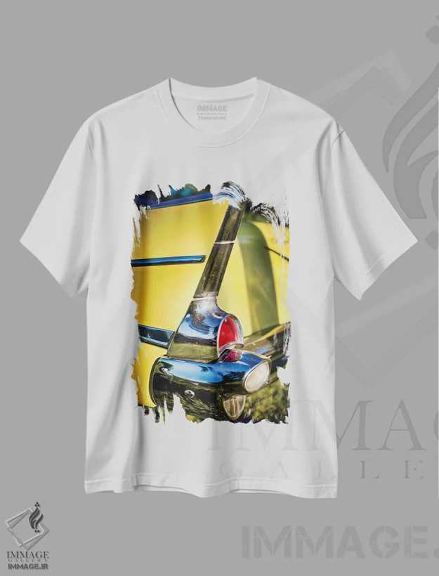 تیشرت سفید طرح دار بالچه عقب خودروی کلاسیک شورلت، مدیوم اثر جورج اوزه | فروشگاه ایماژ
