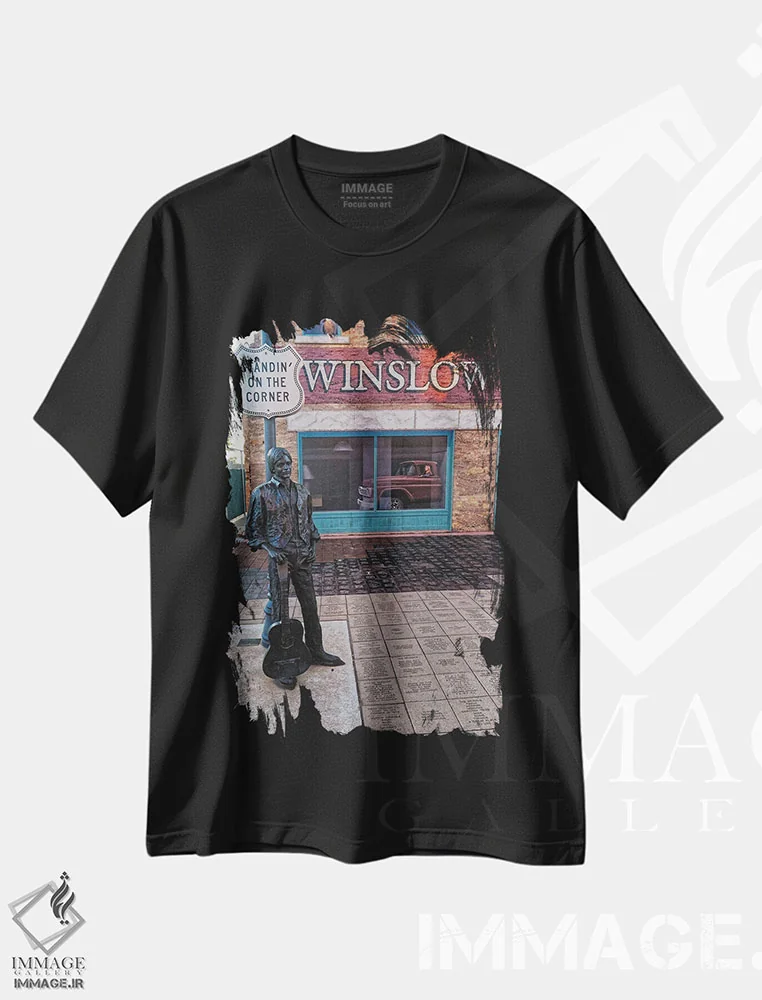 تیشرت مشکی طرح دار ایستاده در گوشه، مدیوم اثر جورج اوزه | immage.ir