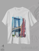 تیشرت سفید طرح دار نمای خیابانی از برج بروکلین پل منهتن، نیویورک، مدیوم اثر جورج اوزه | immage.ir