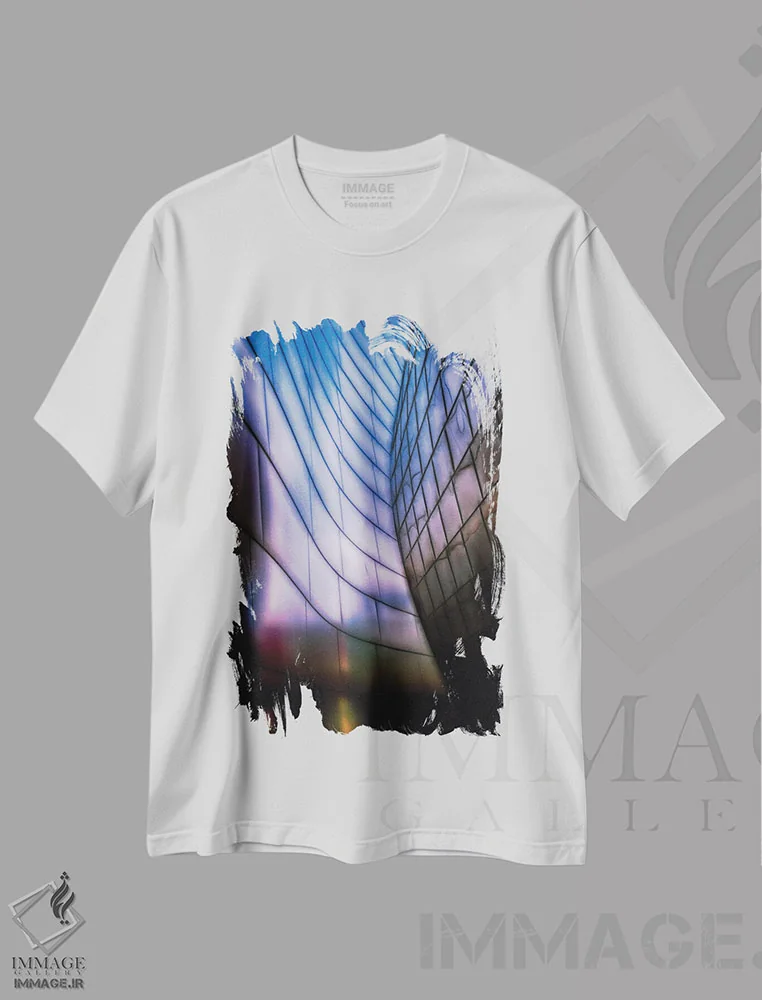 تیشرت سفید طرح دار کلانشهر آبی، مدیوم اثر جورج اوزه | immage.ir