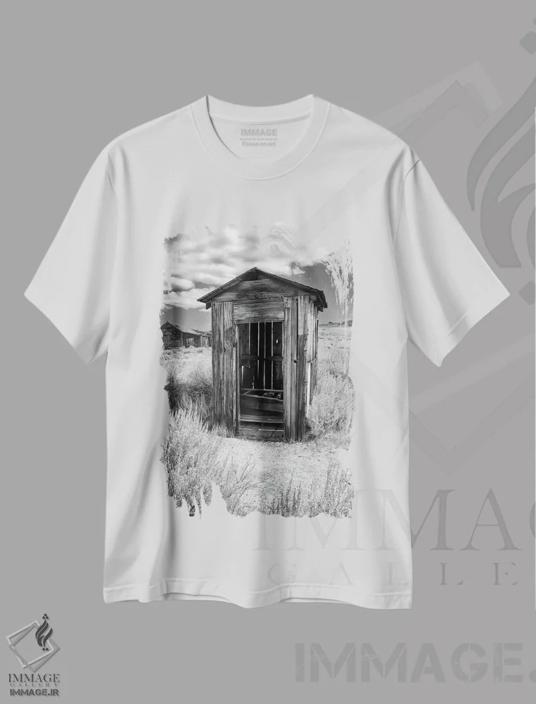 تیشرت سفید طرح دار سرویس بهداشتیدر شهر متروکه بادی، کالیفرنیا، عکاسی سیاه و سفید اثر جورج اوزه | immage.ir