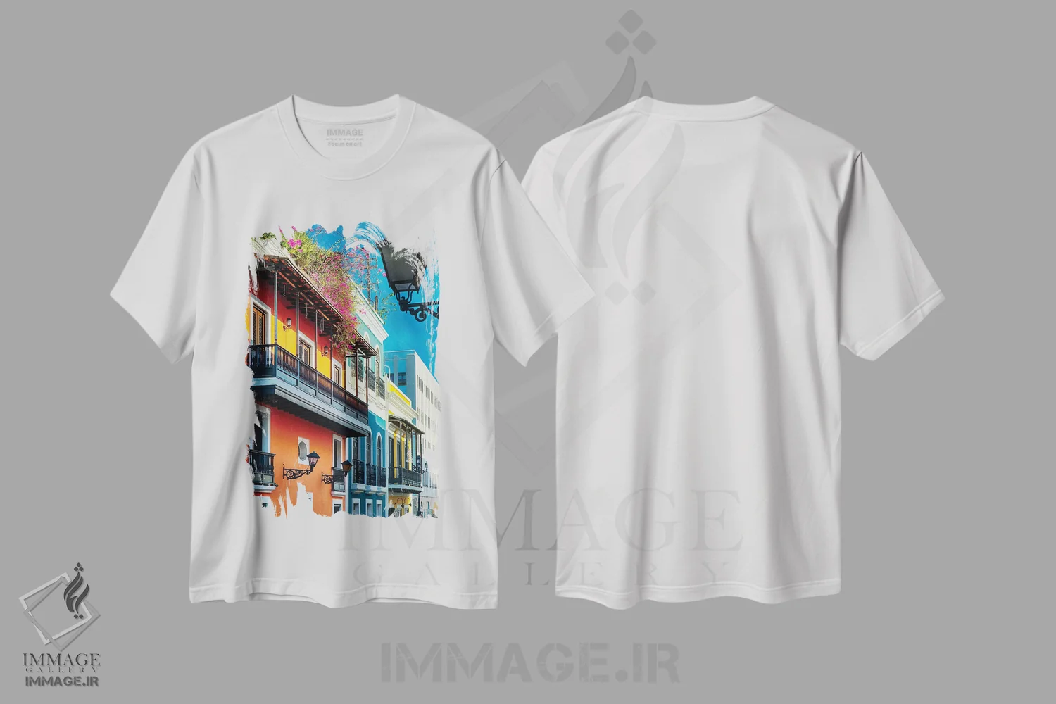 تیشرت سفید طرح دار خانه های استعماری اسپانیایی رنگارنگ، سن خوان، پورتوریکو، مدیوم اثر جورج اوزه | immage.ir