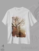 تیشرت سفید طرح دار درخت فصل ها، مدیوم اثر کری ان گریپو-پایک | immage.ir