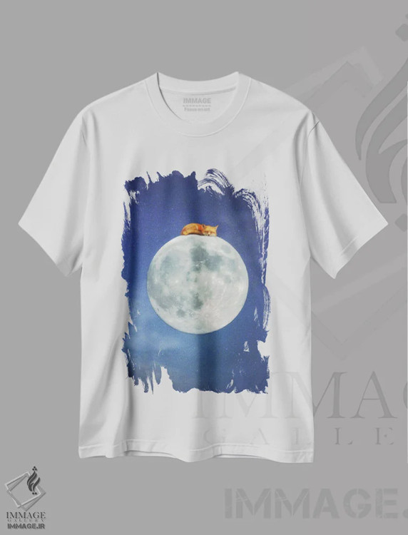تیشرت سفید طرح دار روباهی که روی ماه خوابیده است، عکاسی ترکیبی اثر کری ان گریپو-پایک | immage.ir