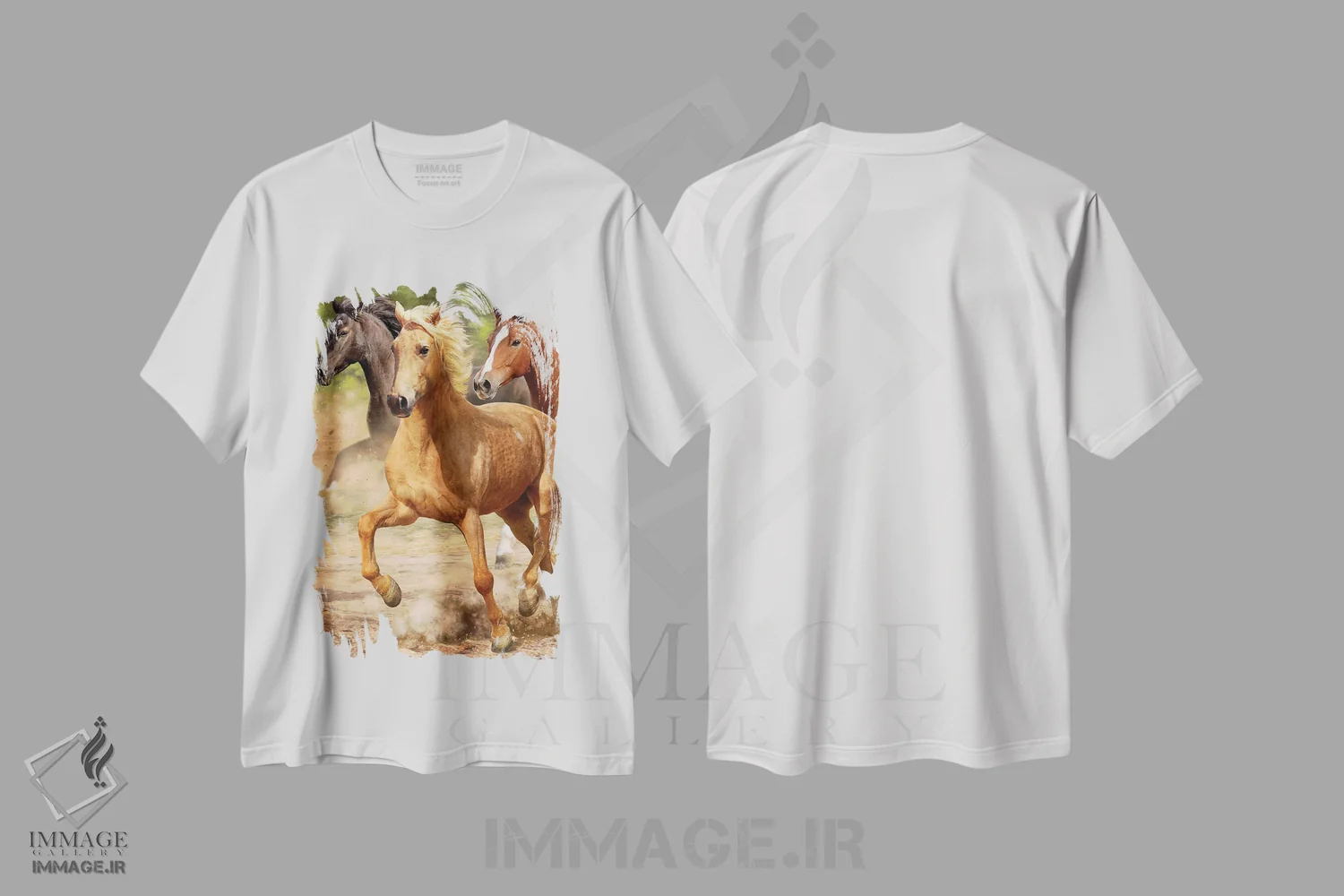 تیشرت سفید طرح دار اسب های چهارنعل، دکور روستایی اثر گرگ جوردانو | immage.ir