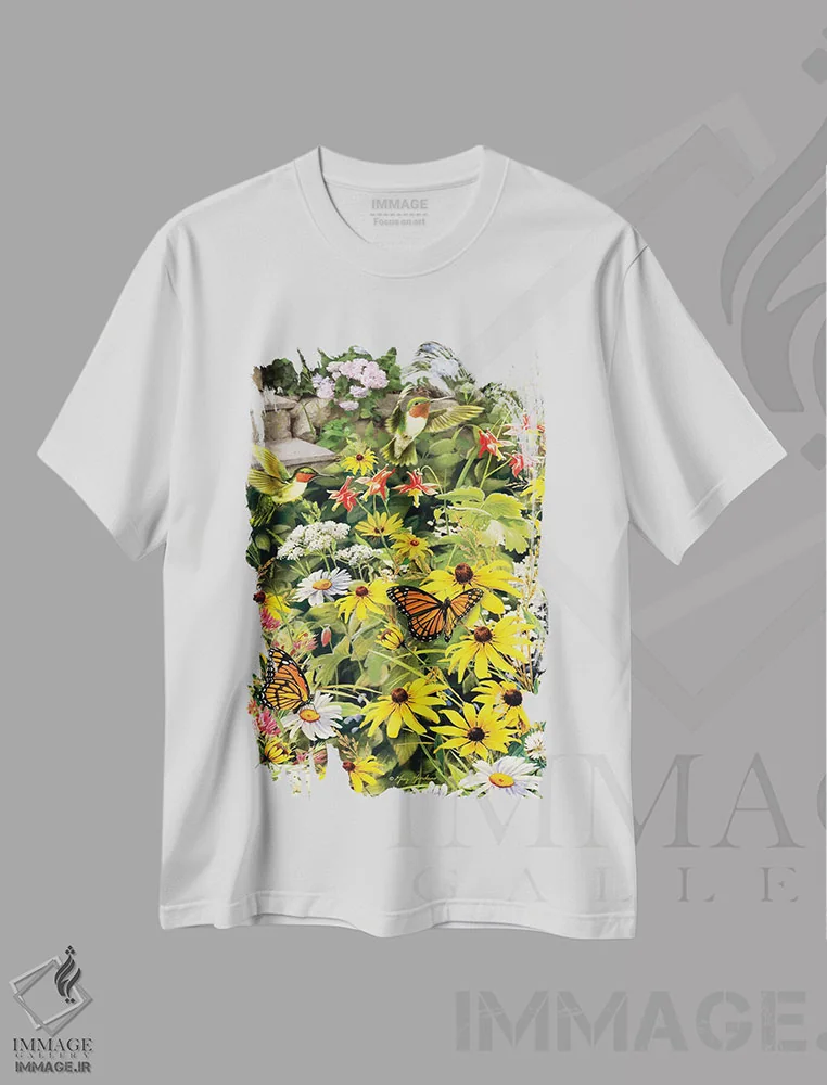 تیشرت سفید طرح دار مرغ های مگس خوار روی پله پشتی، تزئینی اثر گرگ جوردانو | فروشگاه ایماژ