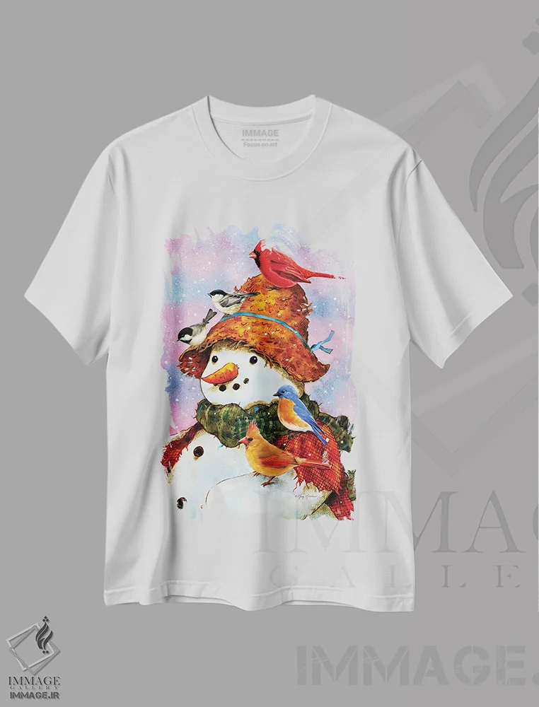 تیشرت سفید طرح دار آدم برفی جنگل شمالی، دکور تعطیلات اثر گرگ جوردانو | immage.ir