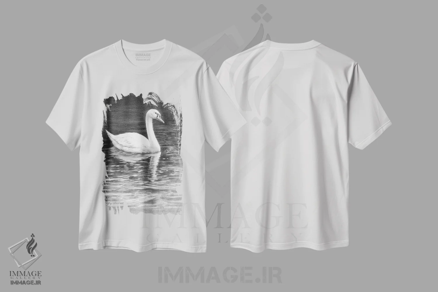 تیشرت سفید طرح دار قو، دکور کلبه و لژ اثر گرگ جوردانو | فروشگاه ایماژ