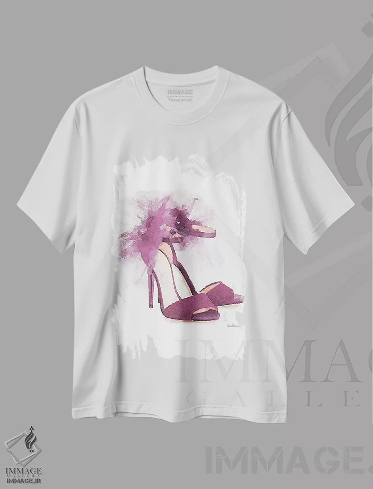 تیشرت سفید طرح دار کفش فشن با توری بنفش کم رنگ، تزئینی اثر آماندا گرینوود | فروشگاه ایماژ