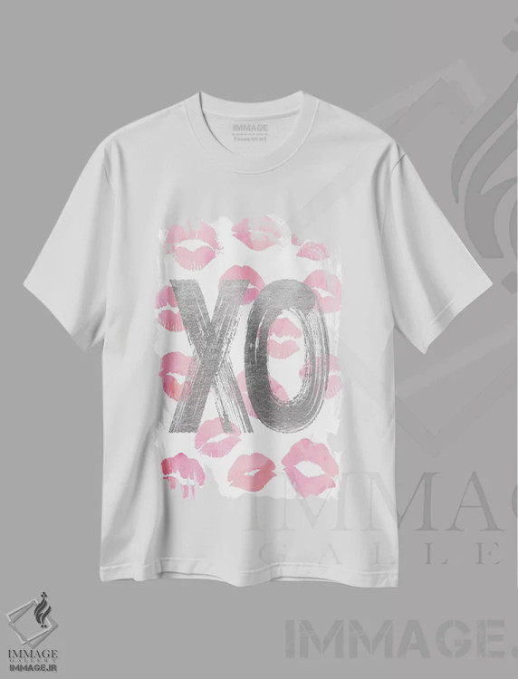 تیشرت سفید طرح دار عشق OX نقره ای صورتی، تزئینی اثر آماندا گرینوود | immage.ir