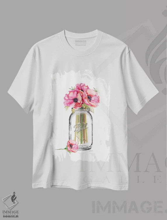 تیشرت سفید طرح دار شیشه بلند با گل های شقایق قر، دکور معاصر اثر آماندا گرینوود | immage.ir
