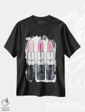 تیشرت مشکی طرح دار ردیف سه تایی رژ لب صورتی، باربیکور اثر آماندا گرینوود | فروشگاه ایماژ