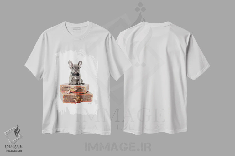 تیشرت سفید طرح دار چمدان و سگ فرنچ بولداگ خاکستری، تزئینی اثر آماندا گرینوود | فروشگاه ایماژ