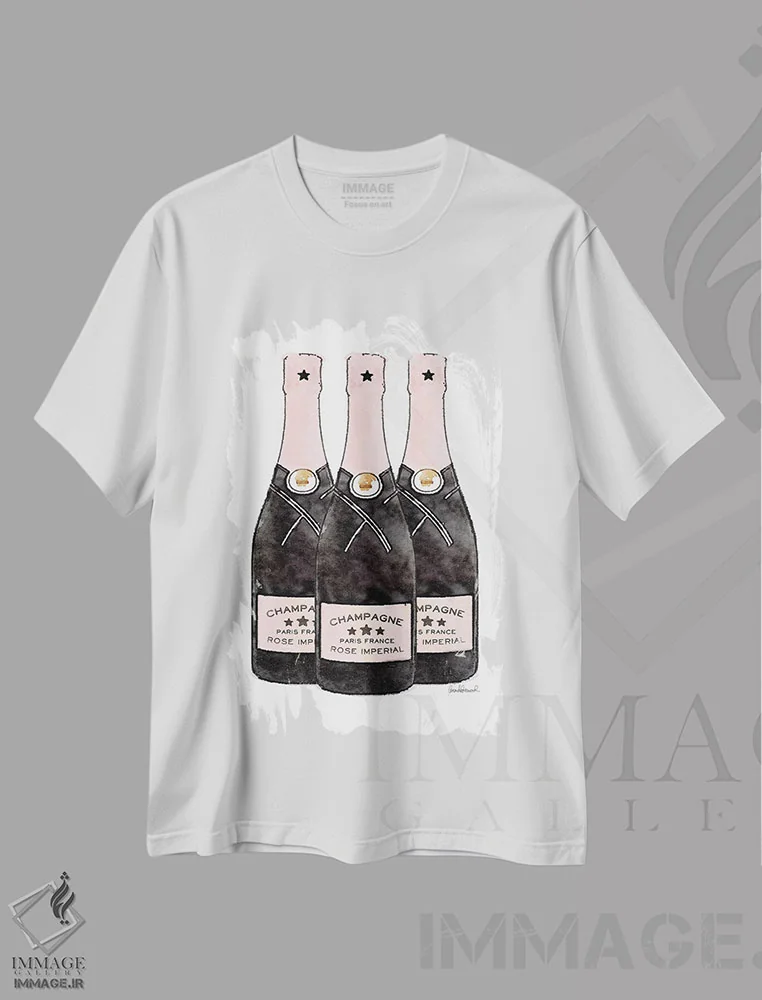 تیشرت سفید طرح دار سه بطری شامپاین صورتی، تزئینی اثر آماندا گرینوود | immage.ir