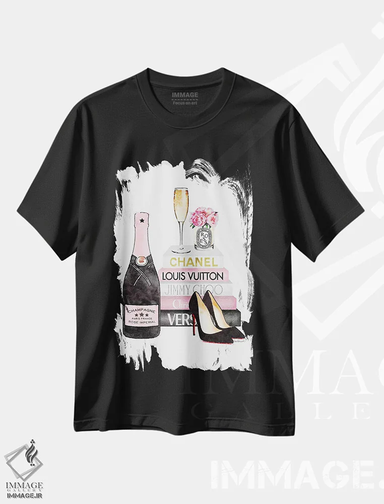 تیشرت مشکی طرح دار کتاب های صورتی و شامپاین صورتی، تزئینی اثر آماندا گرینوود | فروشگاه ایماژ