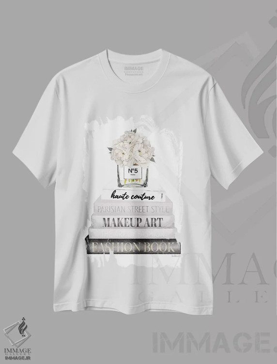 تیشرت سفید طرح دار کتاب های خاکستری با گلدان گل صدتومانی سفید، تزئینی اثر آماندا گرینوود | فروشگاه ایماژ