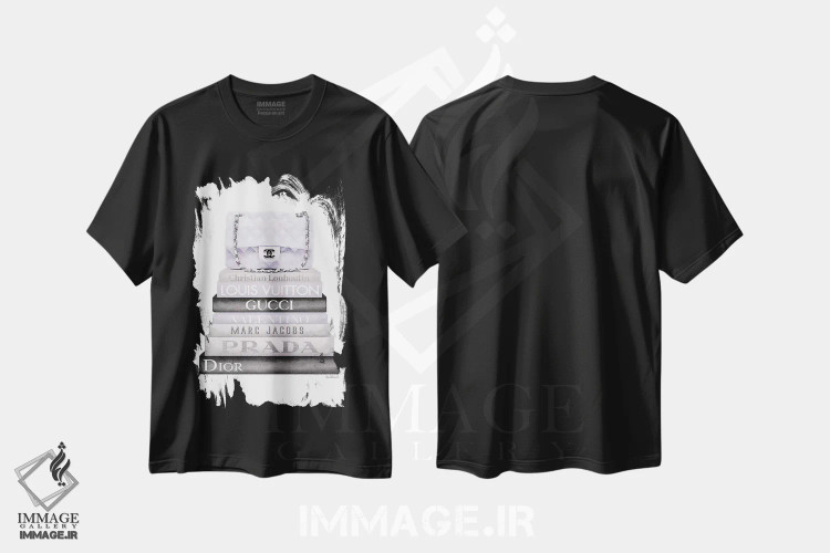 تیشرت مشکی طرح دار دسته کتاب خاکستری و یاسی و کیف دوخته شده، تزئینی اثر آماندا گرینوود | فروشگاه ایماژ