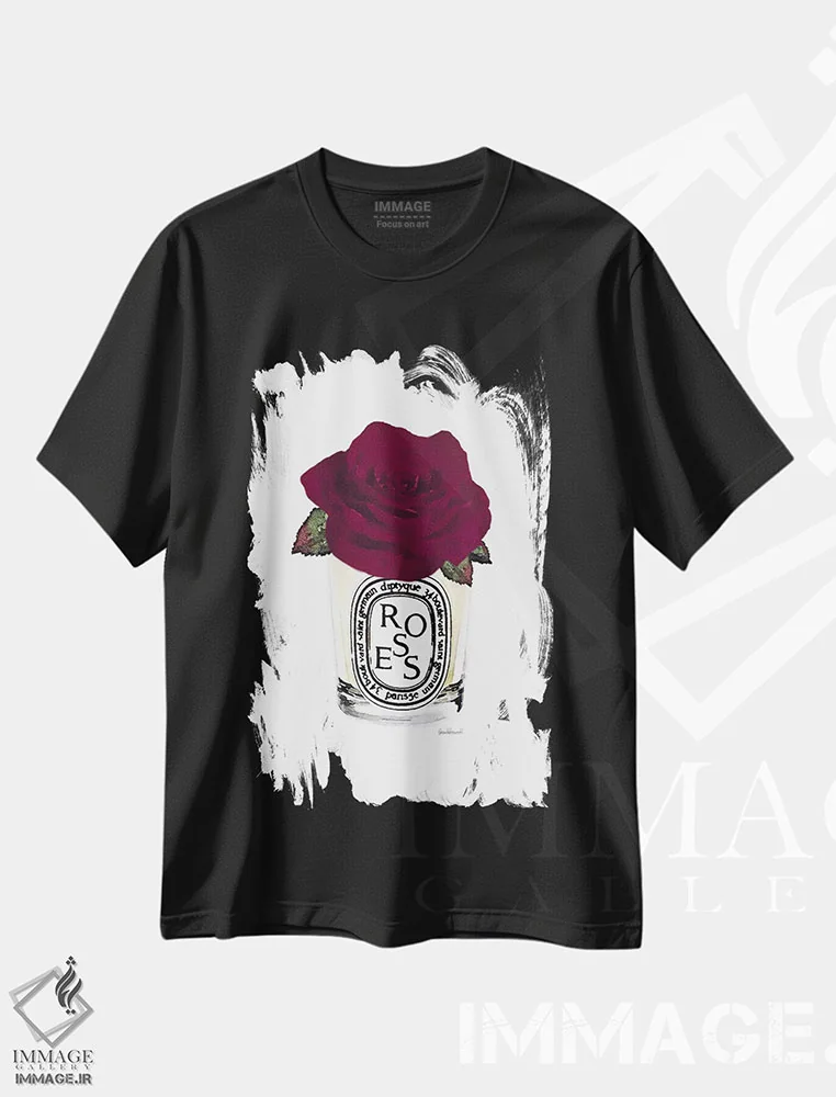 تیشرت مشکی طرح دار شمع با رز زرشکی، تزئینی اثر آماندا گرینوود | فروشگاه ایماژ
