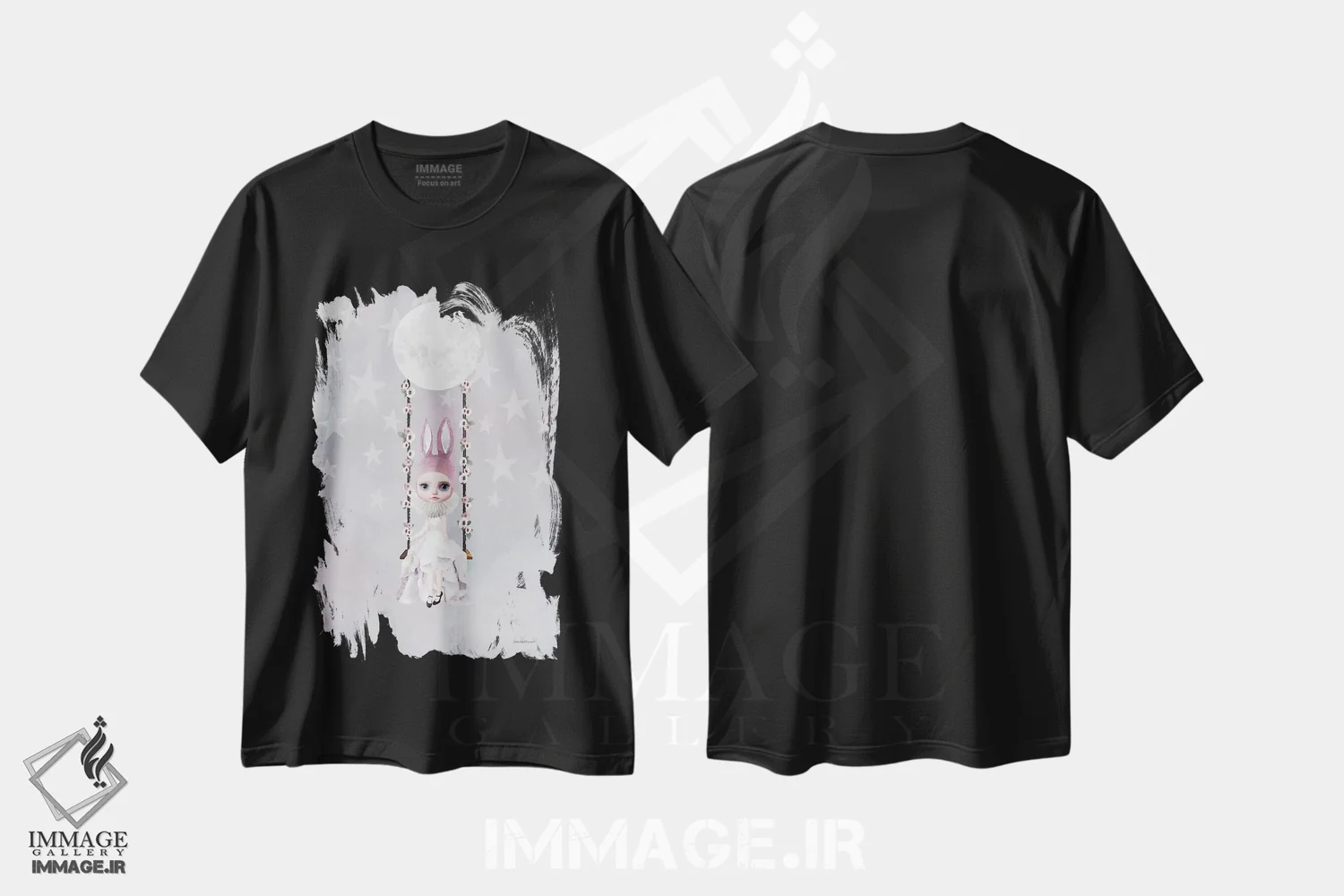 تیشرت مشکی طرح دار خانم لیلی خرگوش در حال تاب خوردن از ماه، تزئینی اثر آماندا گرینوود | فروشگاه ایماژ