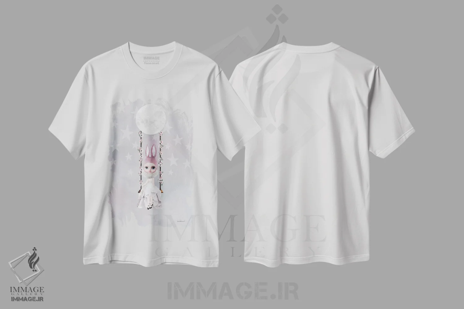 تیشرت سفید طرح دار خانم لیلی خرگوش در حال تاب خوردن از ماه، تزئینی اثر آماندا گرینوود | immage.ir