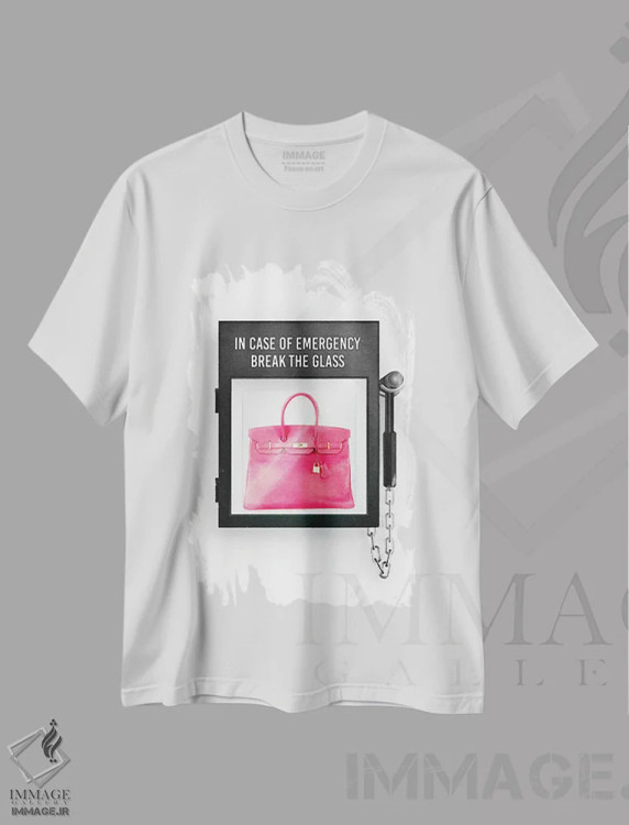 تیشرت سفید طرح دار With Pink Bag,در صورت اضطرار با کیف صورتی، تزئینی اثر آماندا گرینوود | فروشگاه ایماژ