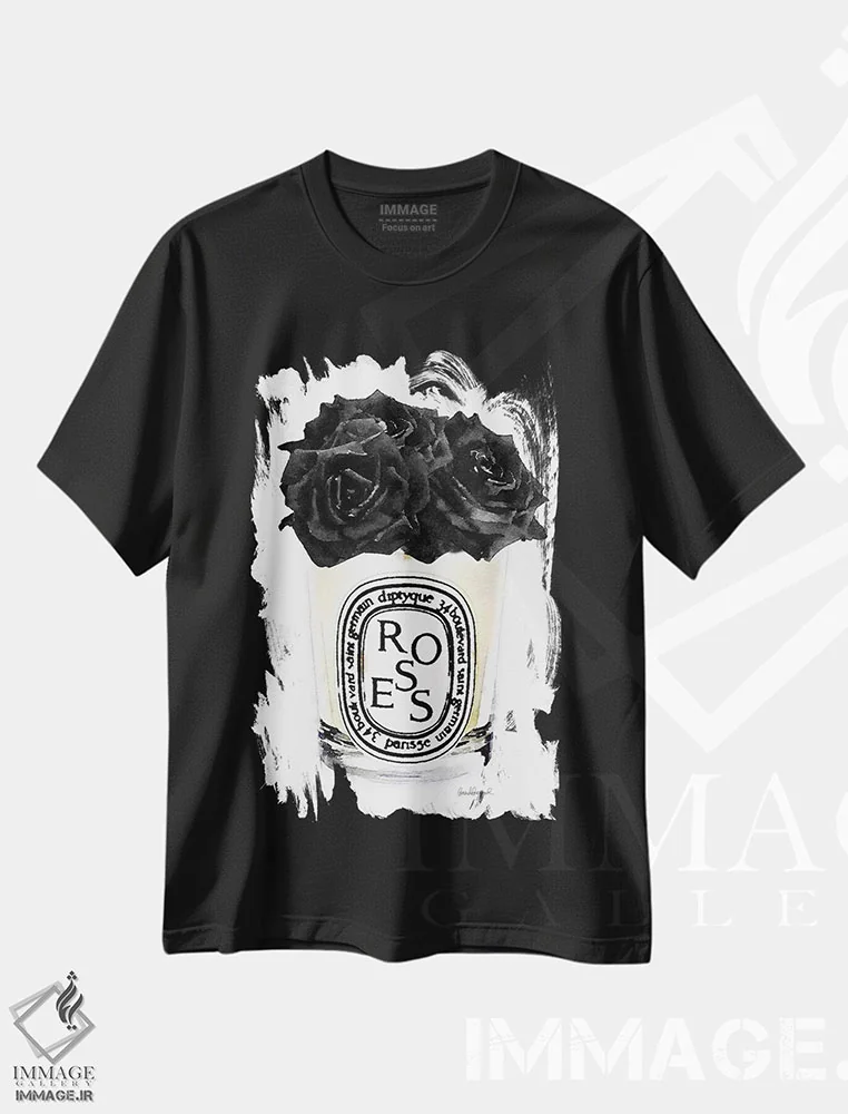 تیشرت مشکی طرح دار شمع با رزهای مشکی، دکوراسیون جایگزین اثر آماندا گرینوود | فروشگاه ایماژ