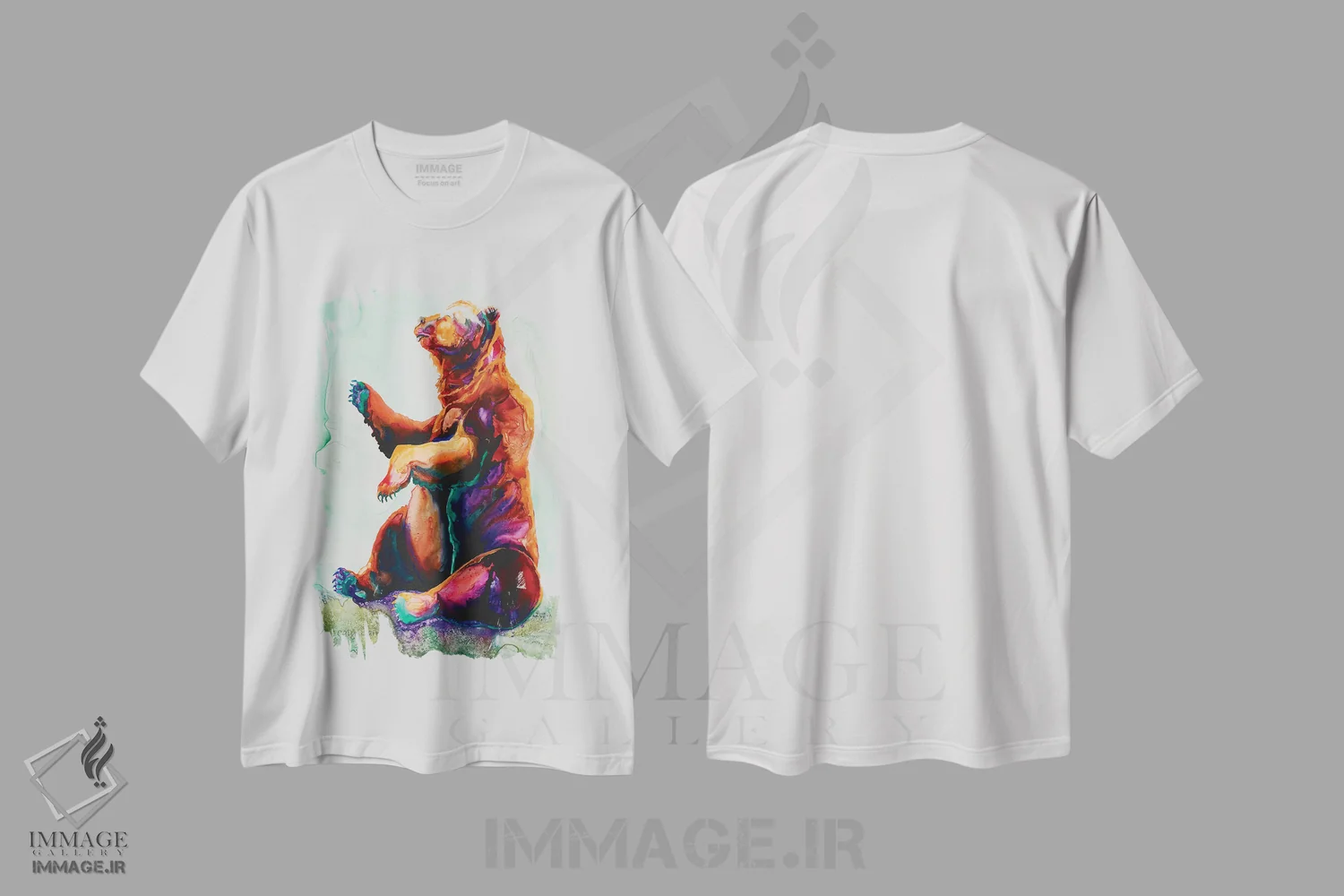 تیشرت سفید طرح دار خرس توت فرنگی، دکور کلبه و لژ اثر کالی گاریس | فروشگاه ایماژ