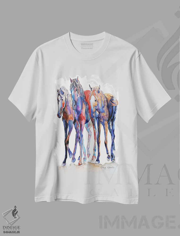 تیشرت سفید طرح دار مادیان های پرشور خانه سرگرمی II، دکور کلبه و لژ اثر کالی گاریس | فروشگاه ایماژ