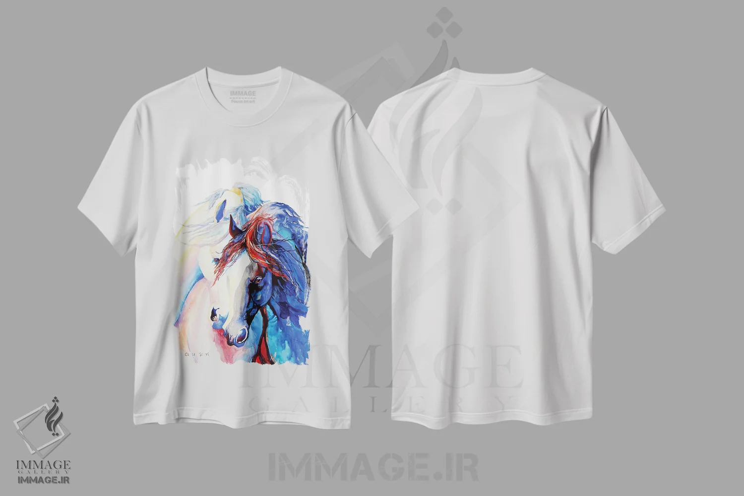 تیشرت سفید طرح دار دوستان و عشاق، دکور کلبه و لژ اثر کالی گاریس | immage.ir