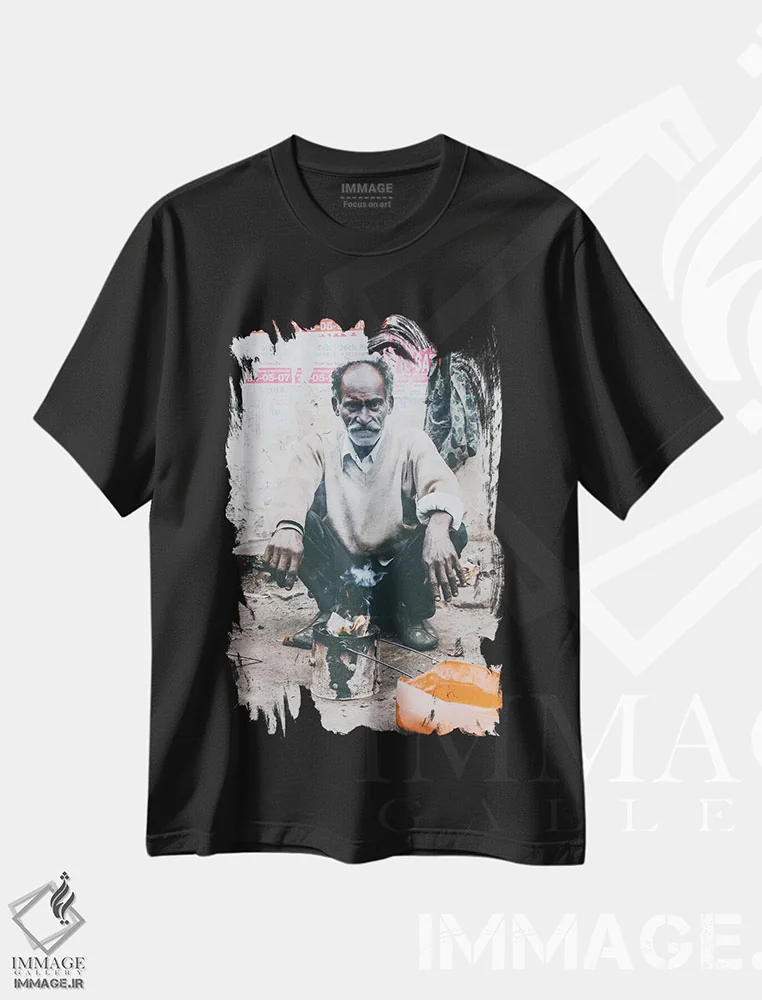تیشرت مشکی طرح دار لاکنو، هند III، عکاسی فیگوراتیو اثر لوک آنتونی گرم | immage.ir