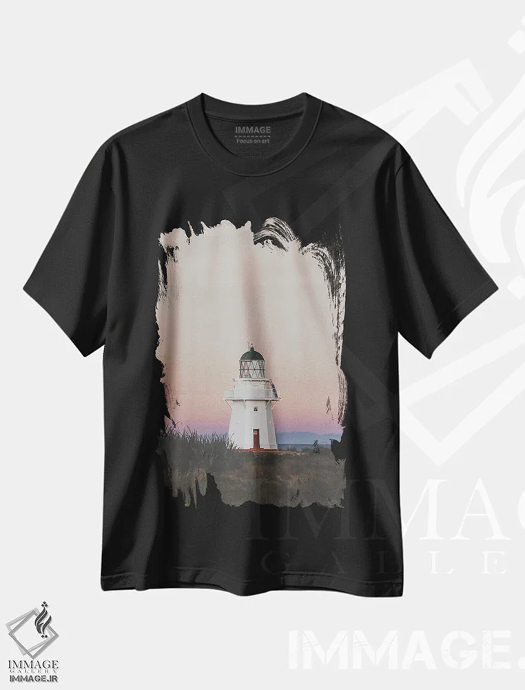 تیشرت مشکی طرح دار فانوس دریایی واپاپا پوینت، نیوزیلند، مدیوم اثر لوک آنتونی گرم | immage.ir