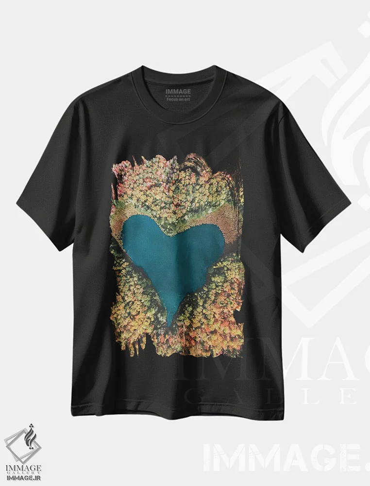 تیشرت مشکی طرح دار دریاچه قلب، مدیوم اثر لوک آنتونی گرم | فروشگاه ایماژ