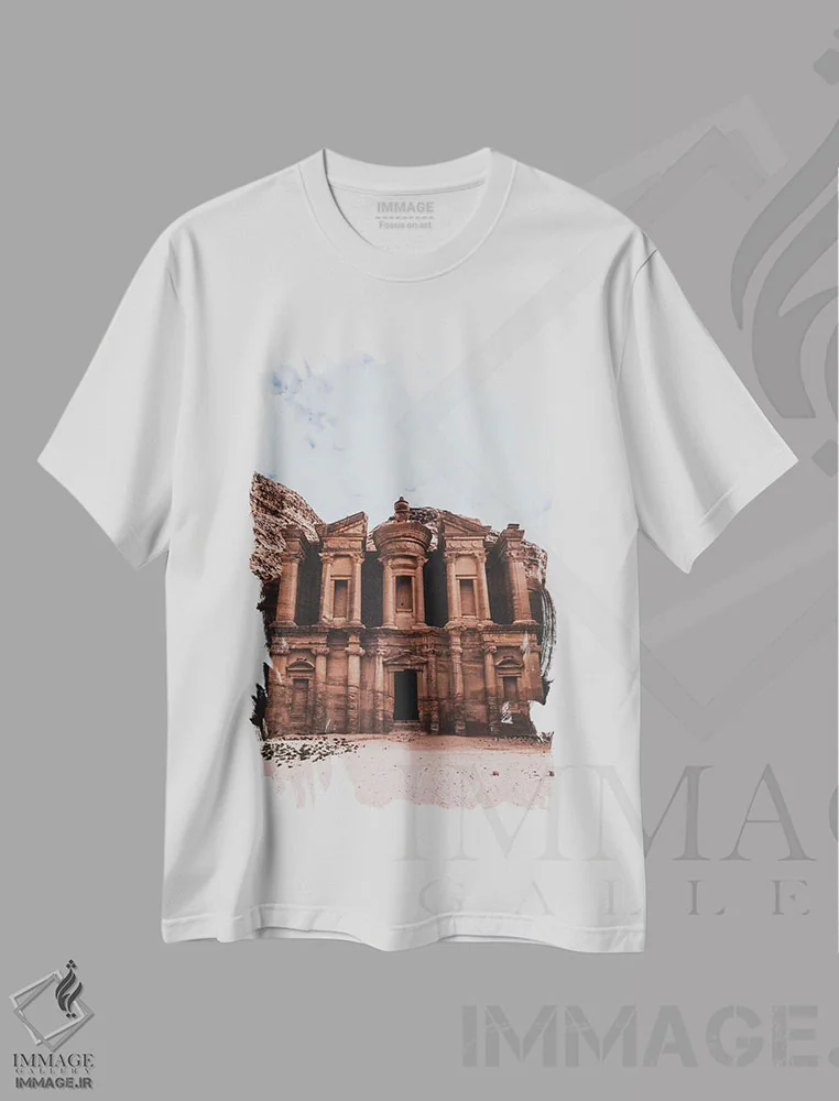 تیشرت سفید طرح دار الخزنه، اردن، مدیوم اثر لوک آنتونی گرم | immage.ir