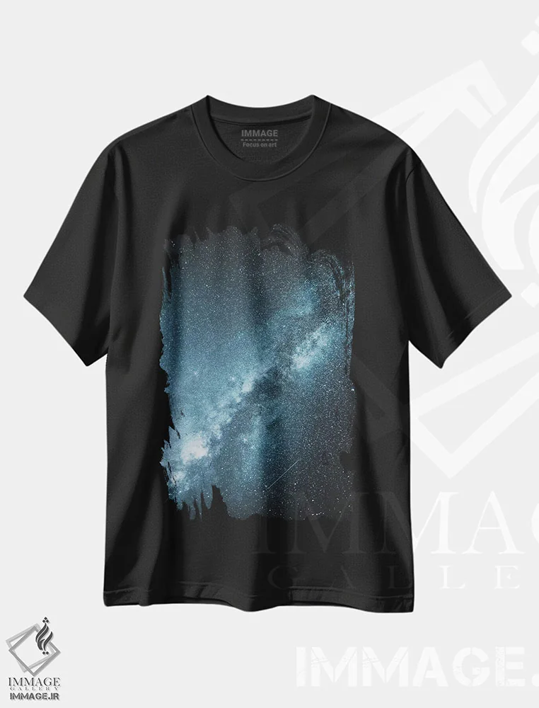 تیشرت مشکی طرح دار راه شیری، تزئینی اثر لوک آنتونی گرم | immage.ir