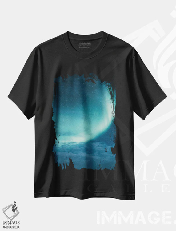 تیشرت مشکی طرح دار شفق قطبی بر فراز ایسلند، مدیوم اثر لوک آنتونی گرم | فروشگاه ایماژ